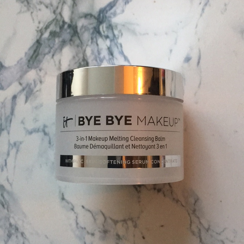 NWT! IT Cosmetics Bye Bye Makeup